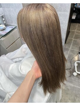 キャラ シャローネ 池袋(Chara Chalone) ベージュカラー/ロング/1ブリーチ/ハイトーン【池袋】