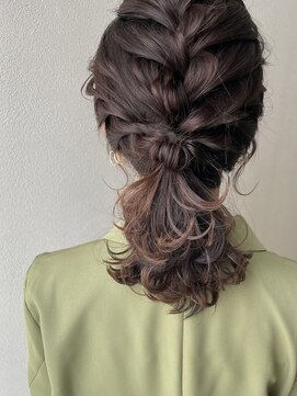 オウルヘアー(Owl hair) 編み込みローポニー/ミディアム