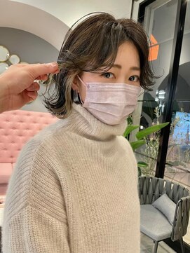 ロット 横浜(lot) イヤリングカラー×レイヤーボブ×ホワイトグレージュ[横浜駅]