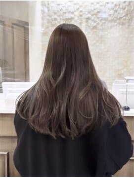 ザック ヴィ(ZACC  vie) レイヤーカット/セミロング/艶カラー/学割U24