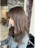オリーブベージュ