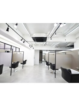 最先端のStyleを叶えるトレンドSalon《SEVENTH HEAVEN》◆全席半個室/フルフラットシャンプー台完備