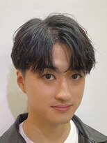 レボルトヘアー(R EVOLUT hair) フェザーパーマスパイキーショートセンターパートブルーブラック