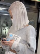 ヌエン 渋谷(NU/EN)&nbsp;春のトレンド外国人風ホワイトグレージュと大人切りっぱなしボブ