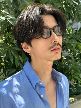 レタッチバイフィフス(RETOUCH by fifth) 初めての方もオススメ！センターパートの無造作パーマスタイル