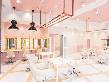 リー 梅田(Lee)の写真/【茶屋町◆梅田3分】あなたの美しさを引き出す女性スタイリストが揃うサロン◇安心して相談できる空間です*