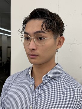 ヒュー 広島(HEW) 松田翔太風/短髪黒髪/ツーブロック/刈り上げ/センターパート