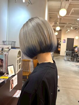 ラック 津田沼(LUCK) シルバーと青/ケアブリーチダブルカラーインナーカラー