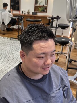 ザデイトウキョウ 表参道 青山(THE DAY TOKYO) MEN’S/サーフカール/刈り上げセンターパート/表参道駅/青山