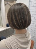 白髪ぼかしハイライト◎丸みショートボブ【佐藤こうや】