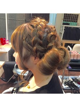 ルーツ(Roots) 編みこみリボン