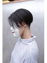 コマ(coma)&nbsp;【coma中野】 センターパート刈り上げ女子リヴァイヘア