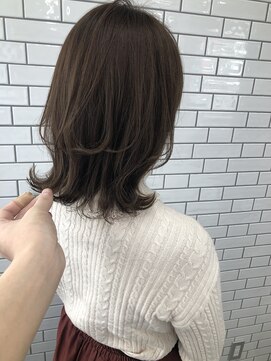 ジーナ 梅田(Zina) イノセントアッシュ