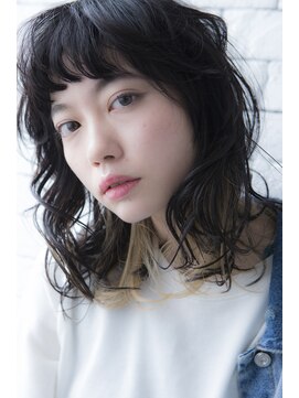 ミエル ヘア 新宿(miel hair) 〈mielhair新宿〉インナーカラー　ゆるミディ