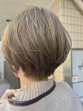 フィン(FiN by allure) 髪質改善ショート×ミルクティーベージュ 20代30代40代/下河原聡