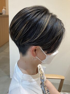 ソウスシア(SOURCE cia) メンズハイライトセンターパートニュアンスパーマ【佐藤和弥】