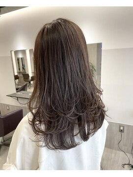 ジゼル 博多筑紫口店(GiseL) 伸ばしかけも◎レイヤーカット【博多駅筑紫口】@halu_the_world