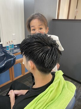バーバータツコ(BARBER TATSUKO) 大人の階段登る中学生カット