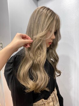 ジーナ(XENA) レイヤーロング×ベージュカラー×渋谷