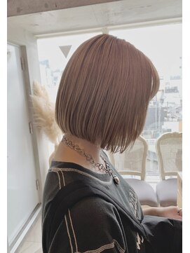 イロ(iro) 春のぷっつりミニボブ/ハイトーンベージュ