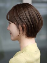 ショートボブくびれショートヘア顔周りレイヤー白髪ぼかし30代