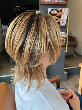 アンバー(amber) ウルフカット