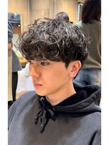 キュー(Cue_) メンズパーマシャドウパーマスパイラルパーマくせ毛風パーマ