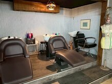 エデン(EDeN)の雰囲気（【店内写真】落ち着いた空間でのシャンプーで癒しを/縮毛矯正）