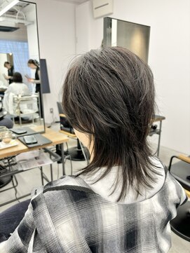 テラス トヨタ(Telasu Toyota) 軽めウルフレイヤーカットで軽やかに動くスタイルに◎