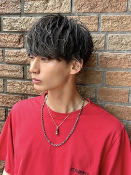 アーリー(Ali'i) ソフトツイストスパイラル無造作束感マッシュショートレイヤー