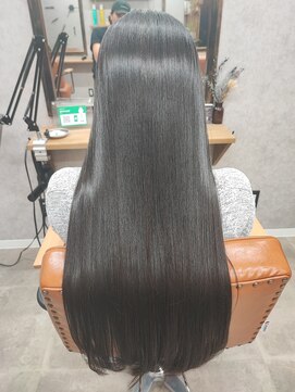 ロジコ(logico) ツヤツヤストレートヘア