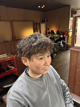 カットスペース キャロル(CUT SPACE CAROL) ツーブロフェード&ツイストパーマ