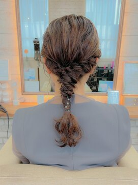 レイ(Lei) 編み下ろし結婚式お呼ばれヘア