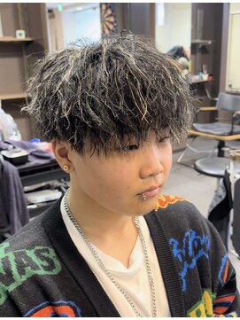 サロン ド ロイ(Salon de Roi) メッシュパーマ神戸ツイストスパイラル神戸縦落ちパーマ神戸