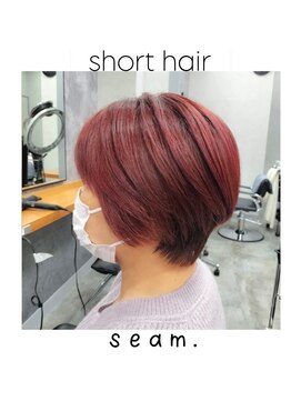 シーム(seam.) ピンクのショートボブ