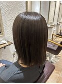 【オリーブグレージュ×外はねボブ】