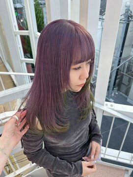 ベティ(Bettie) ラベンダーアッシュ　裾カラー　グリーン　レイヤーカット