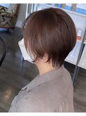 抜け感ショート × 柔らかブラウンカラー