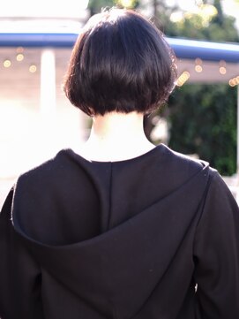 ビュートリアム 福岡(BEAUTRIUM) 乾かすだけで決まる重さを残した前下がりマッシュボブ