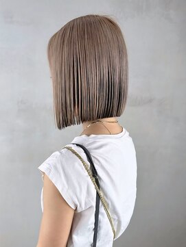 ハイトーンカラーのダブルカラー/ケアブリーチ+イルミナカラー