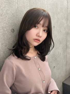 フリーラ 表参道(freera) ミディアムレイヤーカット オリーブグレージュ 似合わせカット