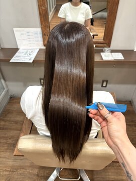 ハロ 蕨(HALO) 艶々縮毛矯正【阿部佑香】