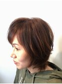 アースカラーのショートレイヤー