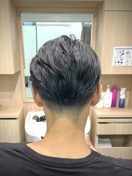 リバティシェアバーバー 銀座(LIBERTY SHARE BARBER) ナチュラルセンターパート/ナチュラルショート