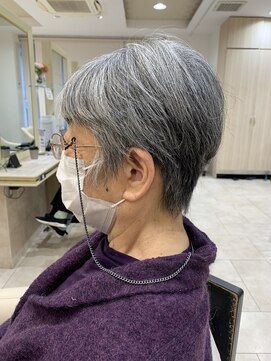 アッシュ 仙川店(Ash) グレイヘアでストレスフリーに