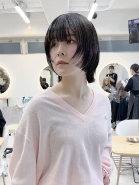 イェッカ パビル(YECCA pabil) 黒髪ウルフレイヤー