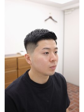 パストアンドニュー(past and new) フェザーアップ スキンフェード