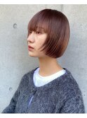【抜け感】重めボブに軽さをプラス。動く顔周りカット