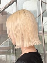 ヲタク(wotaku.) ホワイトブロンド抜きっぱなしハイトーンブリーチタイトボブ金髪