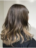 30代おすすめ　グラデーションカラー　ブリーチ　グレージュ